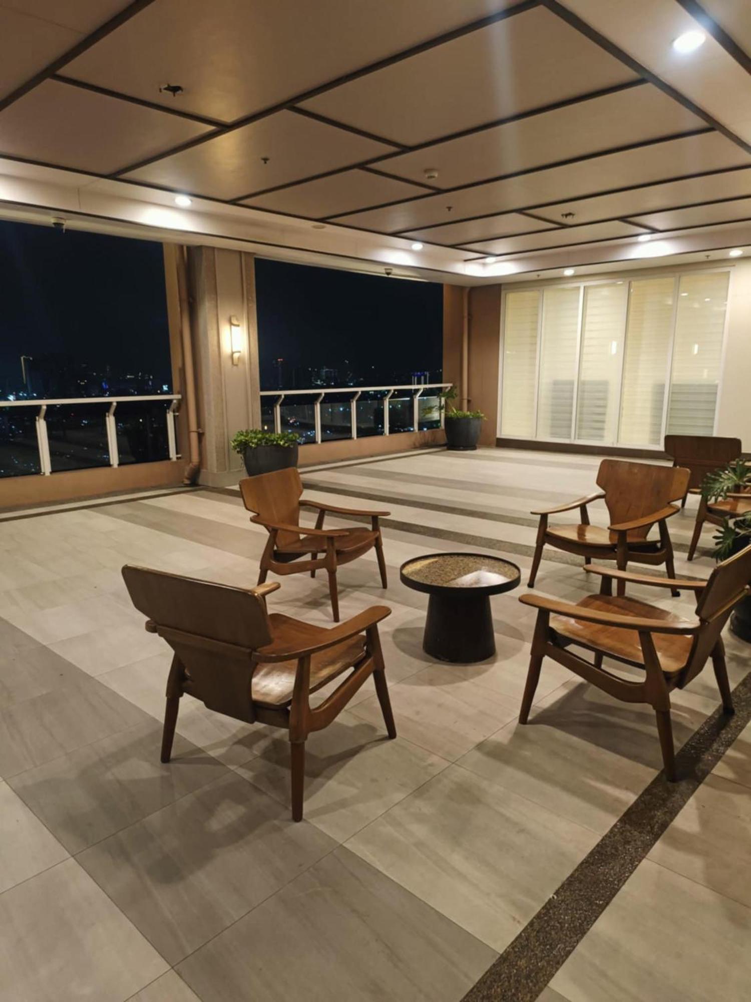 Aparthotel Infina Towers Quezon City Exterior foto